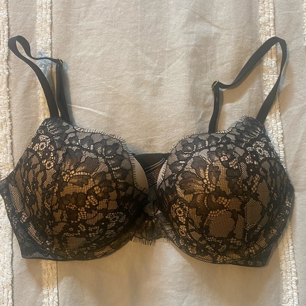 Victoria’s Secret Very Sexy Push-up Bra 34C NWOT